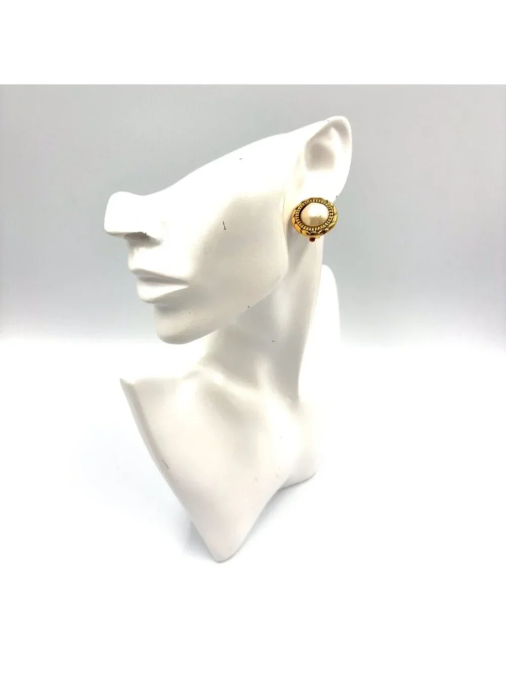 Chanel Pearl Motif Circle Faux Off White Gold Earrings